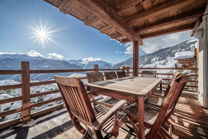 Emrerald Stay Image2